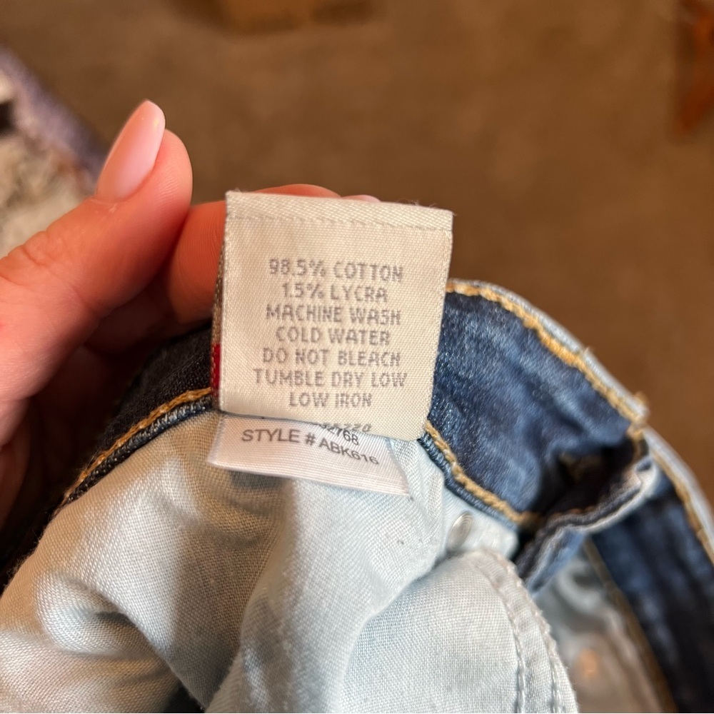 BKE Distressed Cropped Jeans - Picture 6 of 8